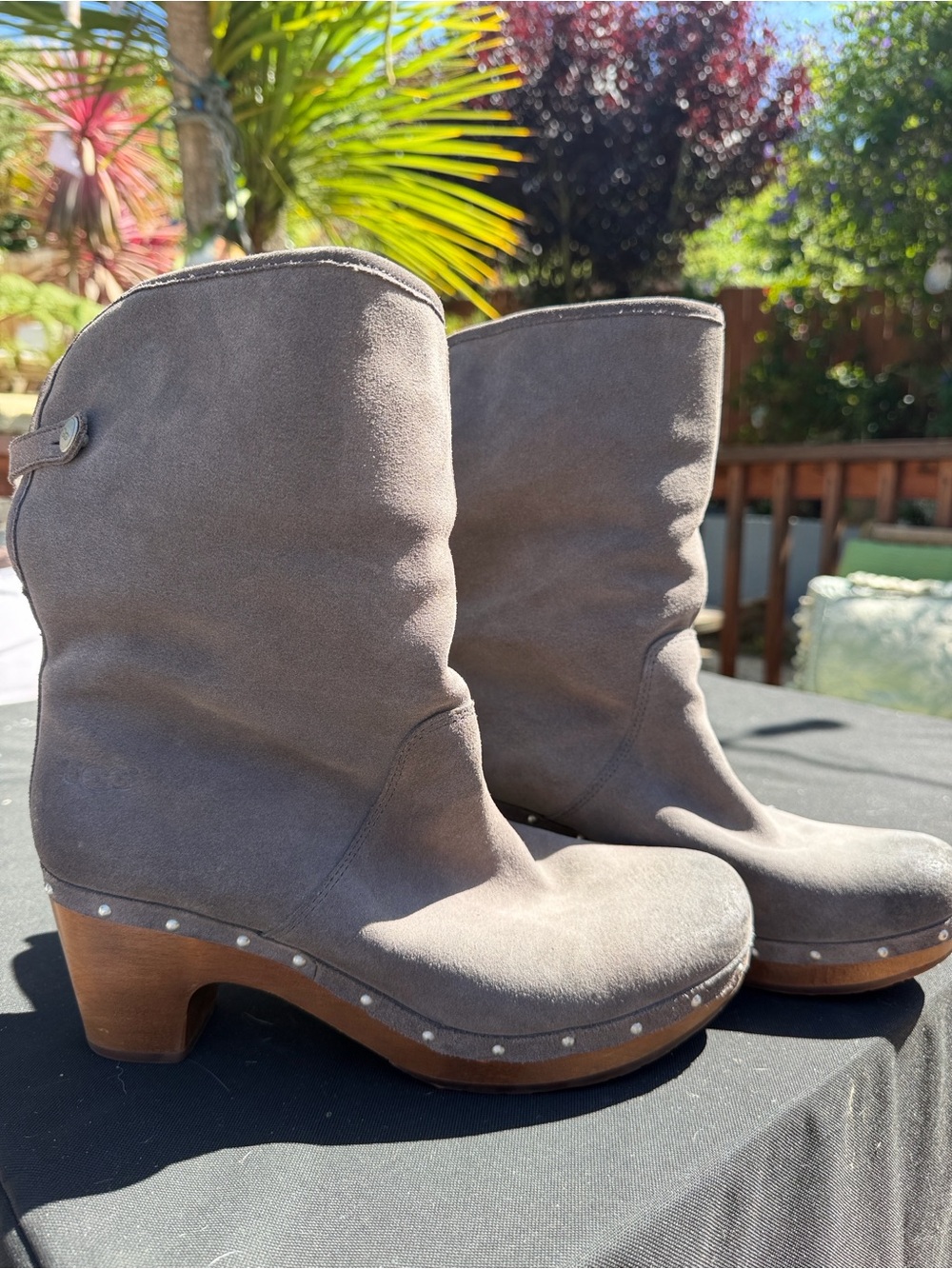 UGG Australia Lynnea Sheepskin Lined Gray Suede Wood Wedge Boots Size 11